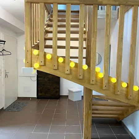 Emeraude Parking Et Jardin